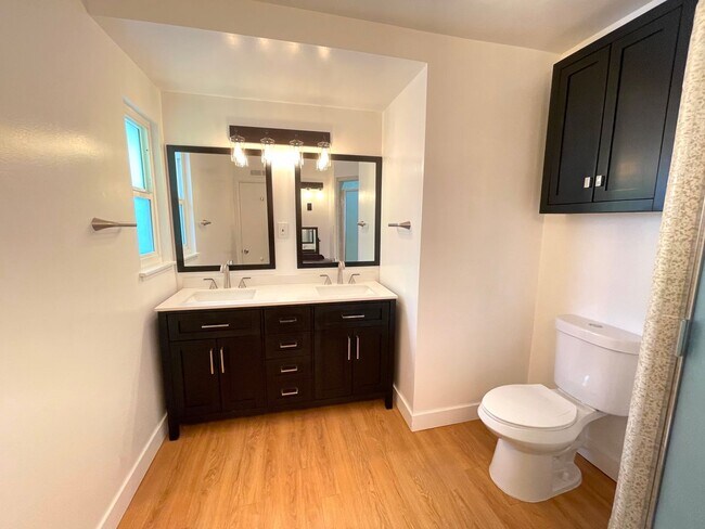 Building Photo - Updated Four Bedroom home in Riverside $3,150