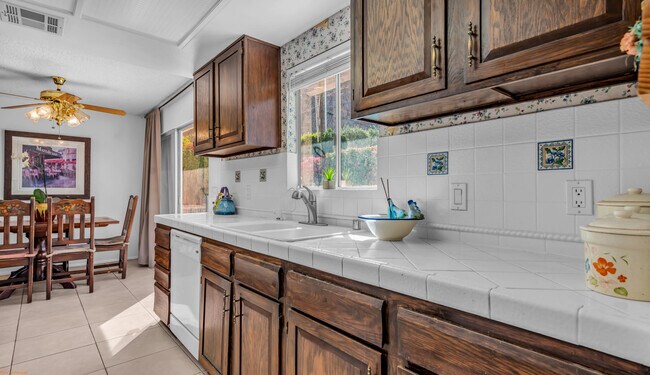 Building Photo - 46555 Cameo Palm Dr