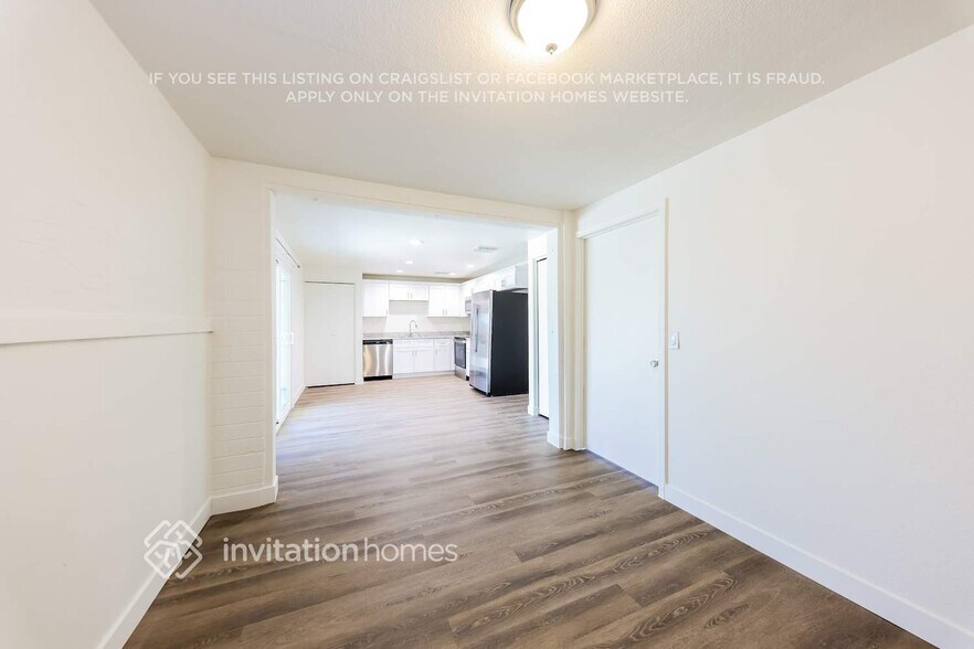 Building Photo - 7249 W Sells Dr