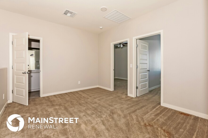 Building Photo - 1119 S Stapley Dr