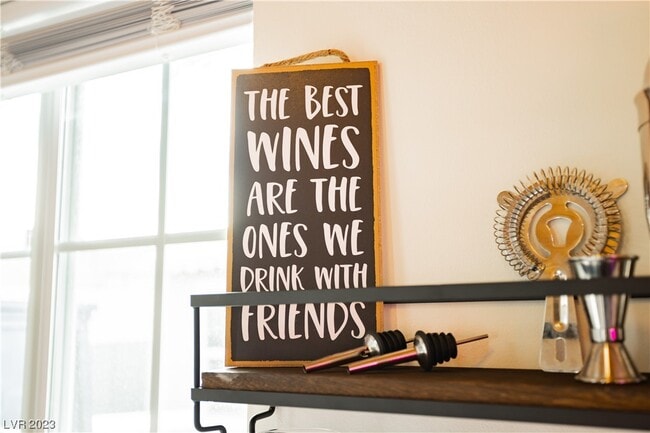 Building Photo - 2205 Santa Paula Dr