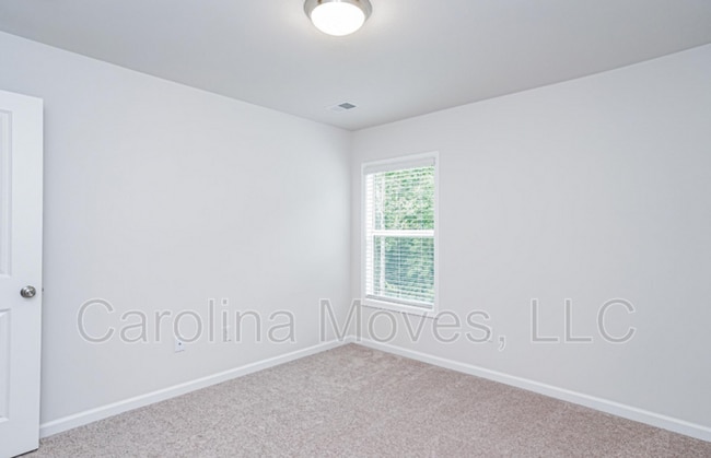 Building Photo - 179 Clingstone Trl