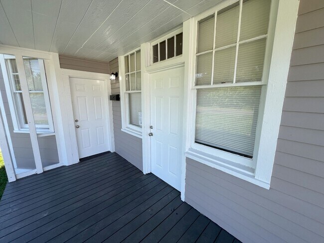 Building Photo - Charming 3-Bedroom Home Near Baton Rouge General Hospital!