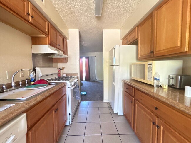 Building Photo - 354 Pinecone Dr