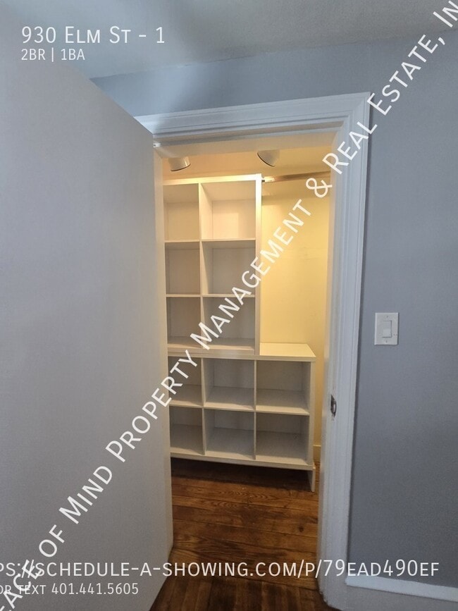 Building Photo - 930 Elm St