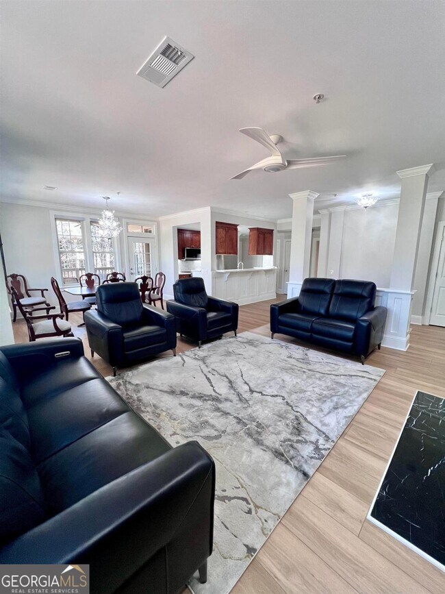 Building Photo - 1040 Creekside