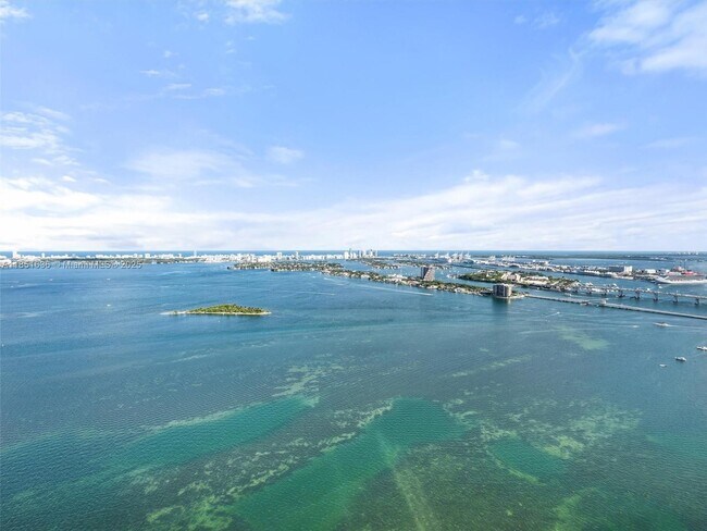 Building Photo - 700 NE 24th St