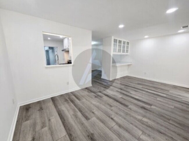 Building Photo - 1041 Kennesborough Rd NW