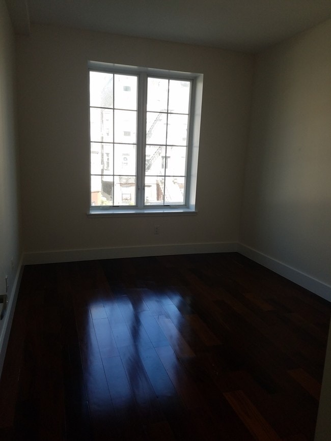 Building Photo - 202 Macon St