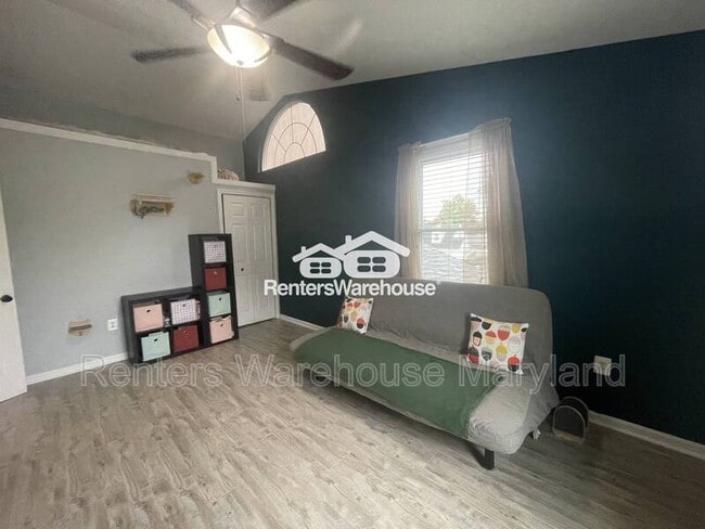 Building Photo - 8203 Watersedge Rd