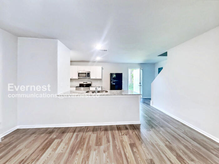 Building Photo - 4029 Park Ave