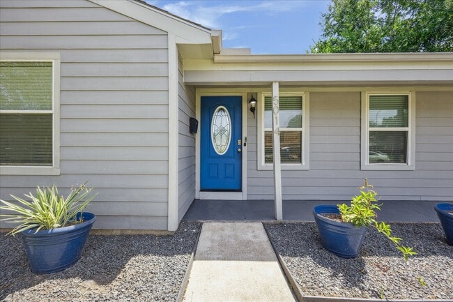 Building Photo - 5014 Yellowstone Blvd