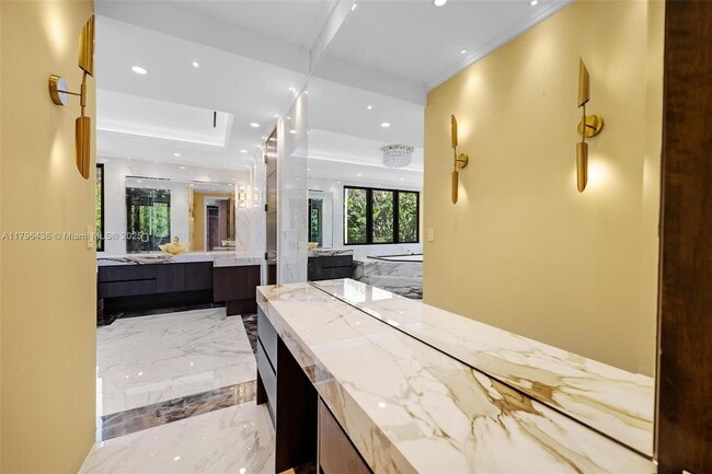 Building Photo - 8112 Los Pinos Cir
