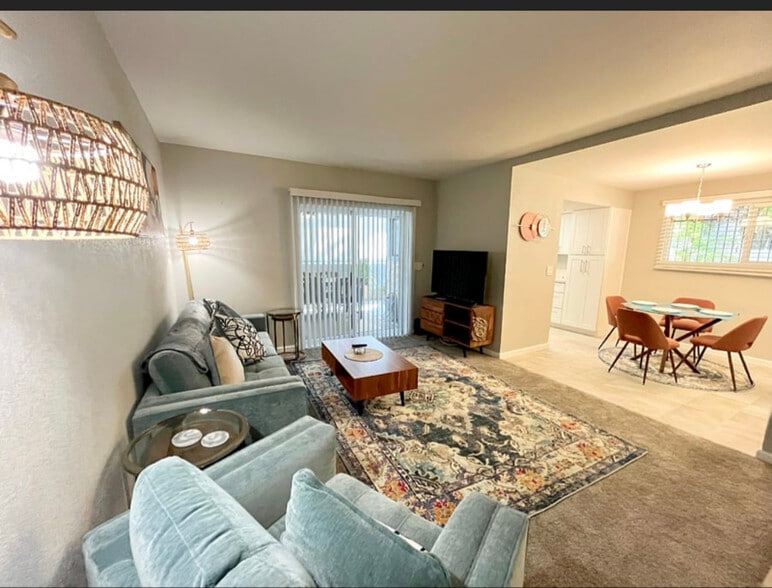 Building Photo - 5301 E Waverly Dr