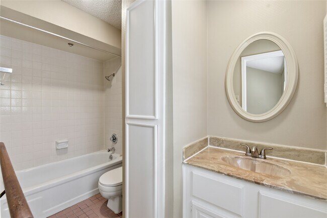 Building Photo - 7700 Creekbend Dr