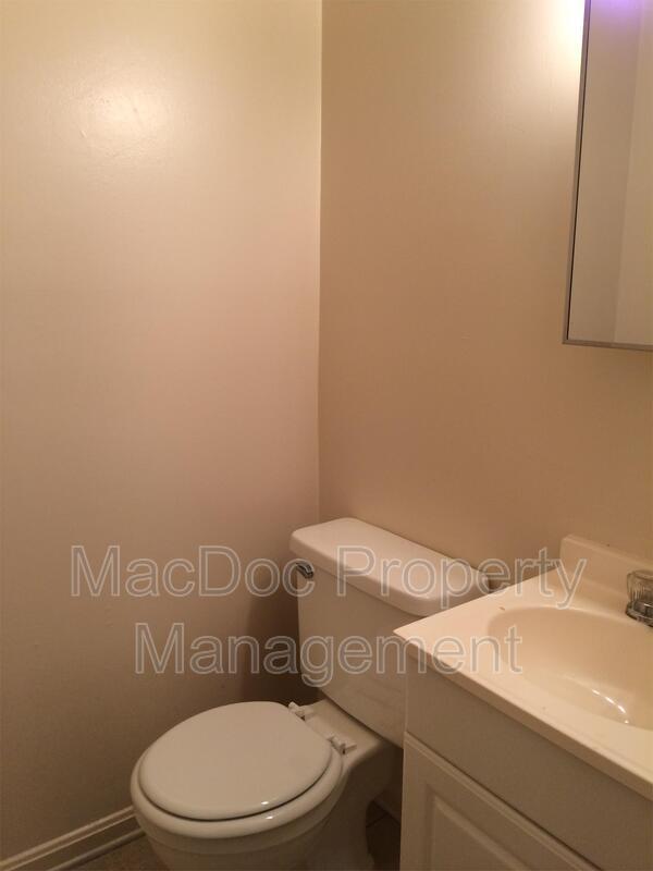 Building Photo - 298 Red Oak Dr