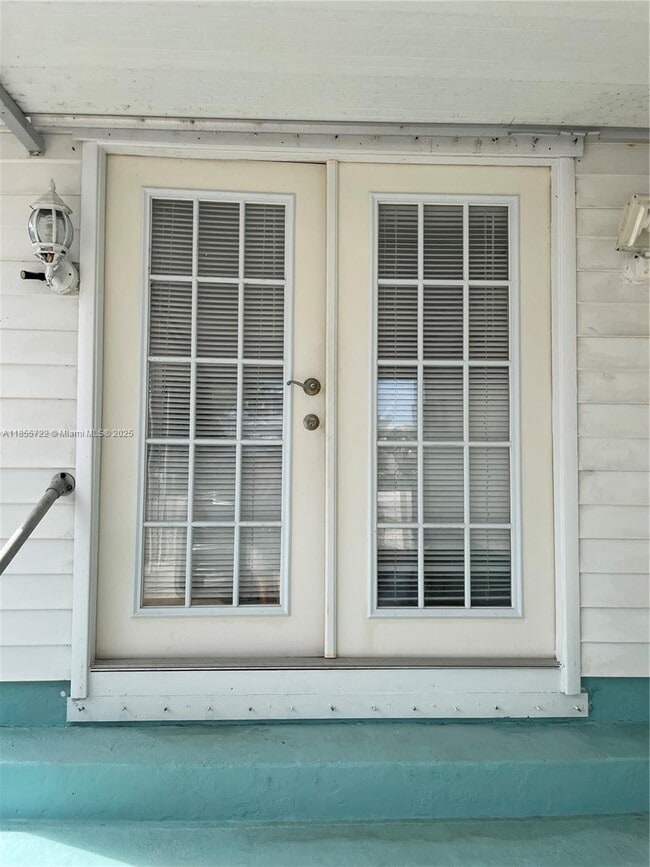 Building Photo - 362 Oleander Dr