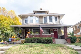 Building Photo - "Charming 3 Bedroom with Hardwood Floors in Indianapolis - Don't Miss Out!"