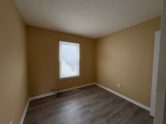 Building Photo - 619 Randolph Rd