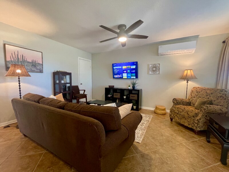 Building Photo - 6186 Chia Ave