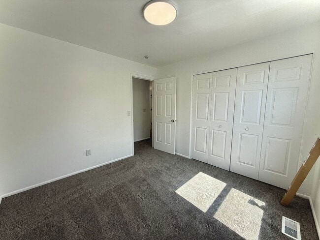 Building Photo - 3 Bedroom Home in Holladay now available
