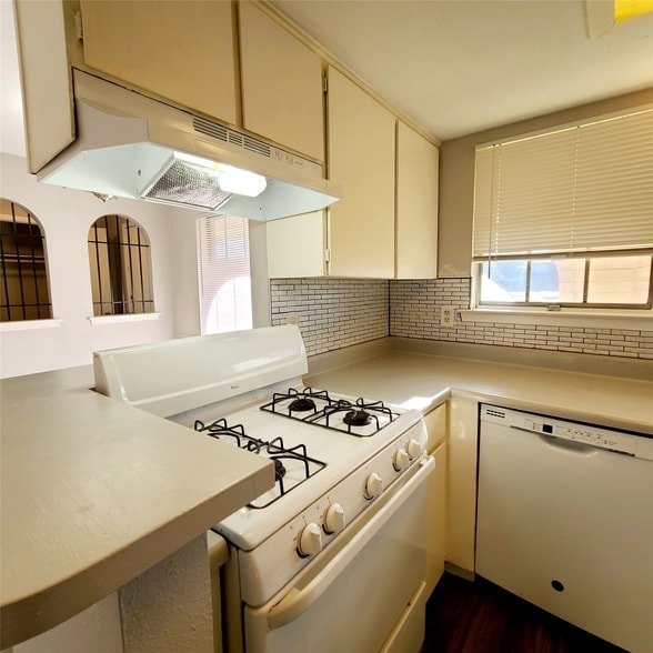 Building Photo - 1026 Brookshire Cir