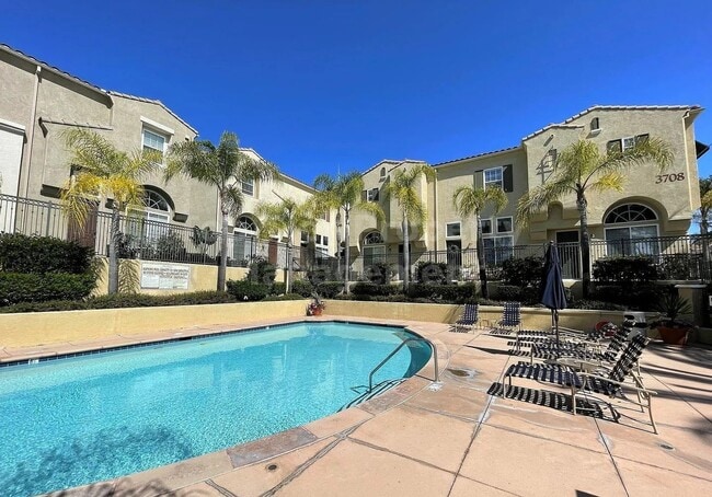 Building Photo - ***Gorgeous 2 bed / 2.5 bath / 1,202 sqft Townhome in Carmel Valley - Available NOW***
