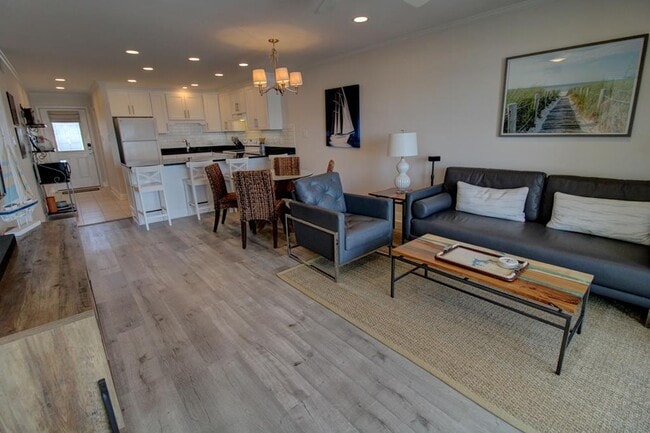 Building Photo - -OFF SEASON RENTAL--Queen's Grant Ocean Fr...