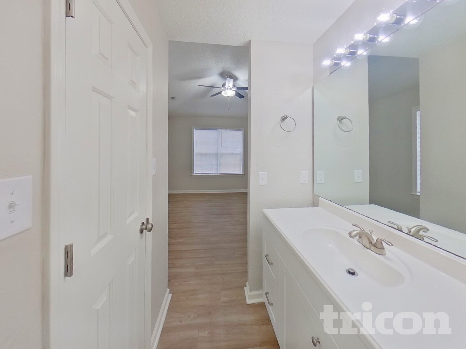 Building Photo - 217 Clear Springs Ct