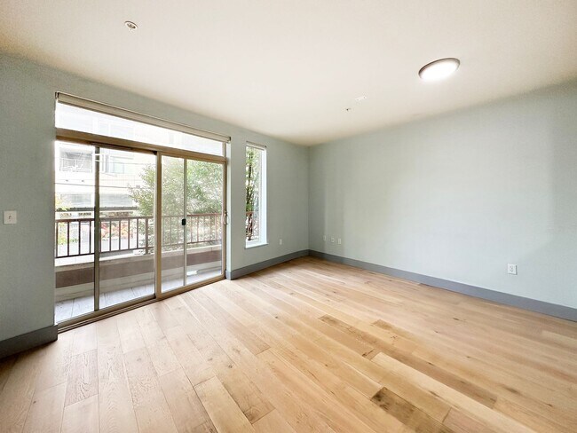 Building Photo - 1bd/1ba Seattle Condo