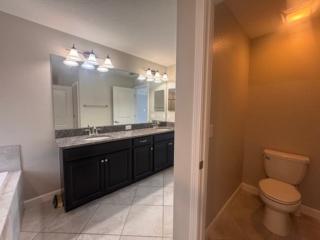 Building Photo - 4 Bedroom/3 Bathroom Enclave at Terra Bella