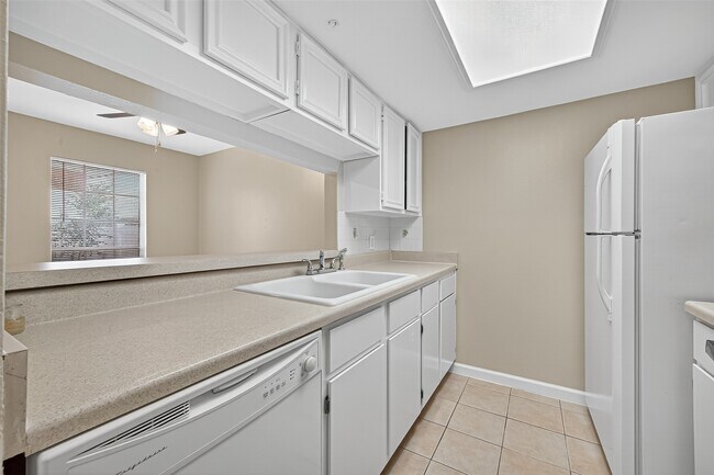 Building Photo - 14333 Memorial Dr