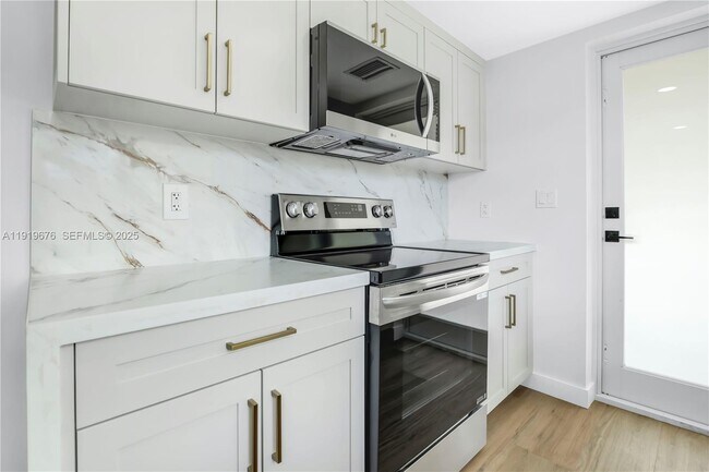 Building Photo - 6499 SW 39th St