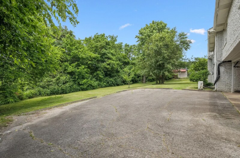 Building Photo - 6528 Premier Dr