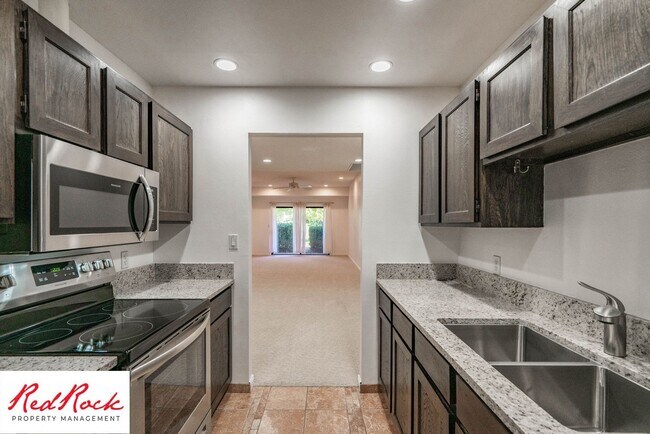 Building Photo - 2 Bedroom Condo in a Prime Location!