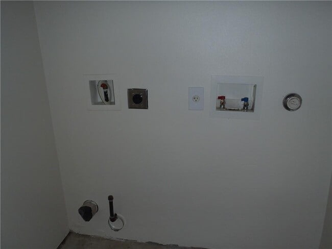 Building Photo - 6914 Meador Ave