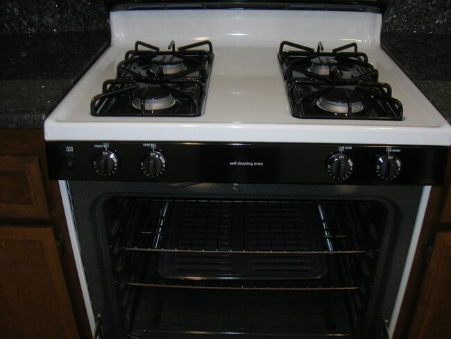 Building Photo - 711 Santa Rosa