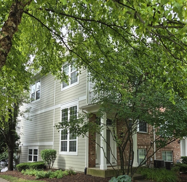 Building Photo - 2446 Emily Ln