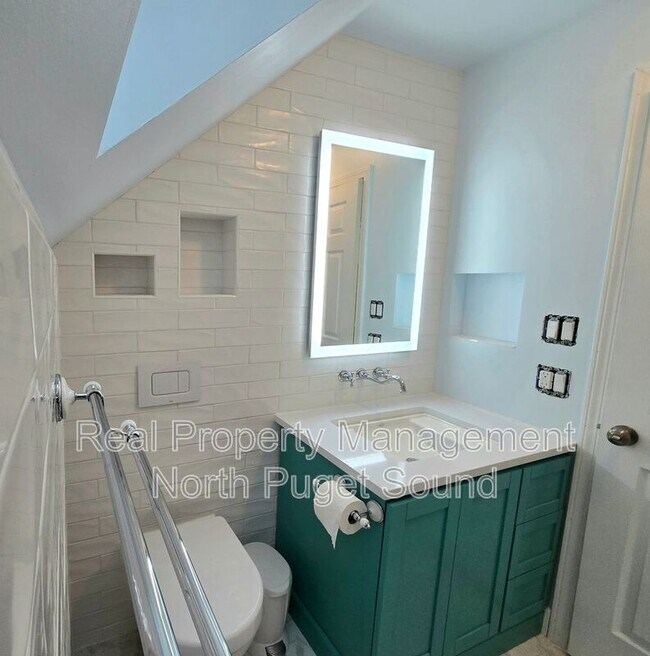 Building Photo - 18213 157th Ave NE