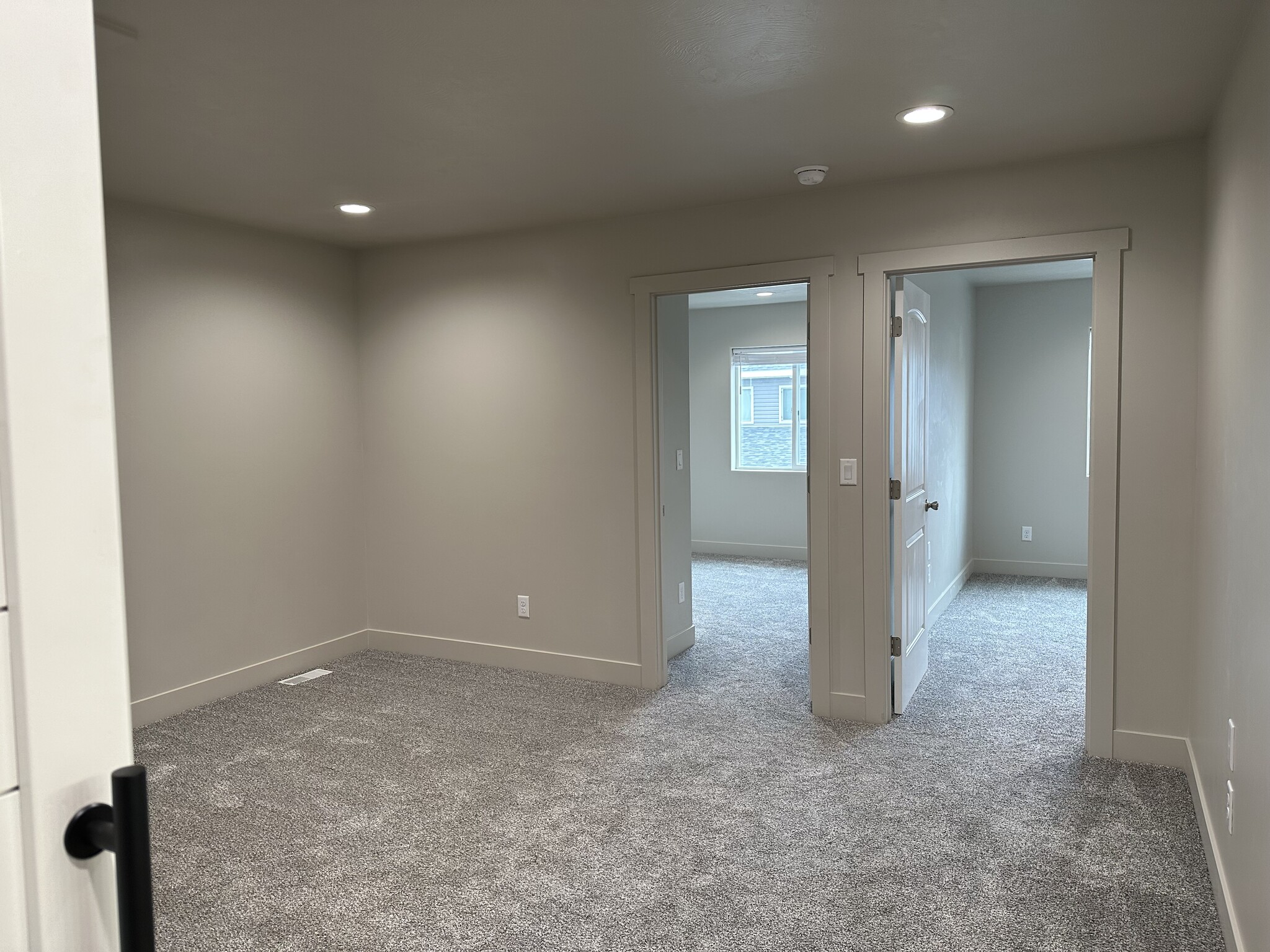 large upstairs living room with easy entrance to bedrooms - 187 Courthouse Way