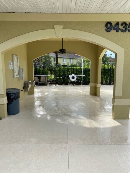 Building Photo - 9419 Ivy Brook Run