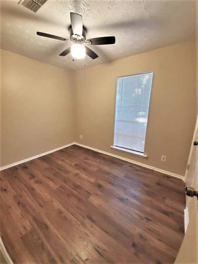 Building Photo - Charming 3-Bedroom, 2-Bath Home in Eastern...