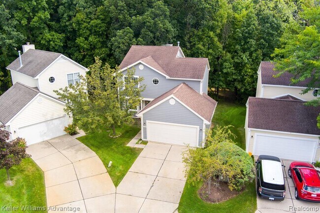 Building Photo - 41498 Cornell Dr