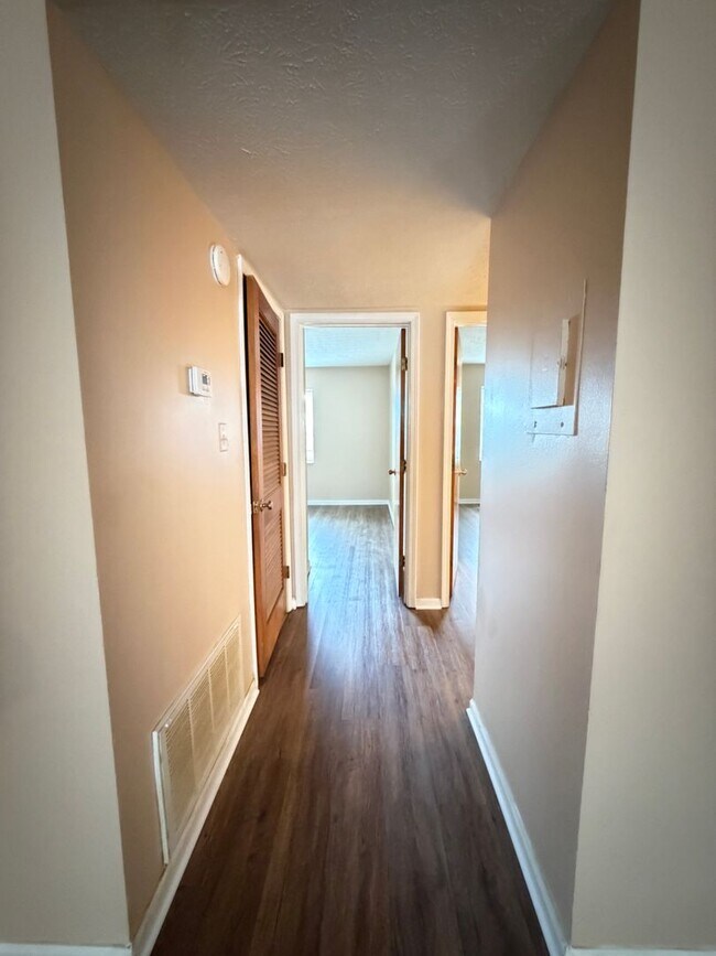 Building Photo - 4401 Landside Dr