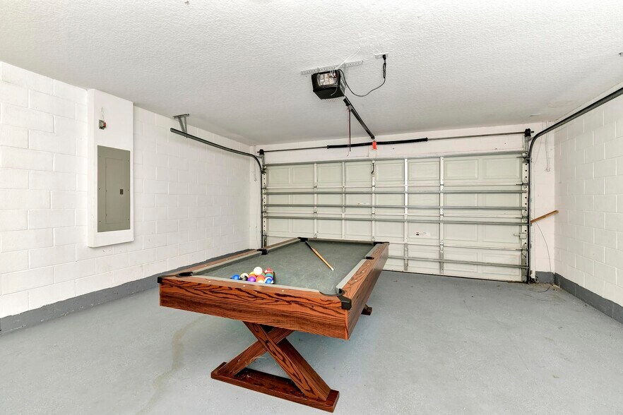 Building Photo - 118 Higher Combe Dr