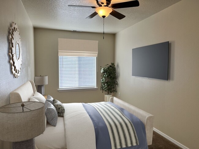 Building Photo - 3/2.5 Townhome with walking trails outside backyard!