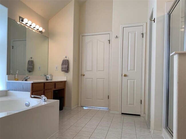 Building Photo - 12720 Twisted Briar Ln