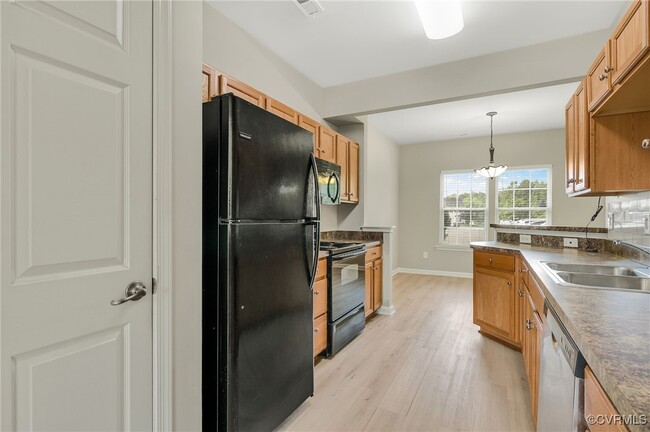 Building Photo - 3903 Beethoven Ct