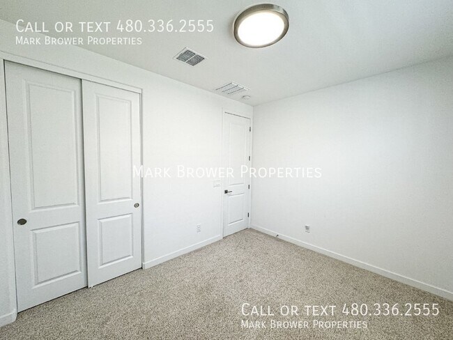Building Photo - 72 S 157th Ln
