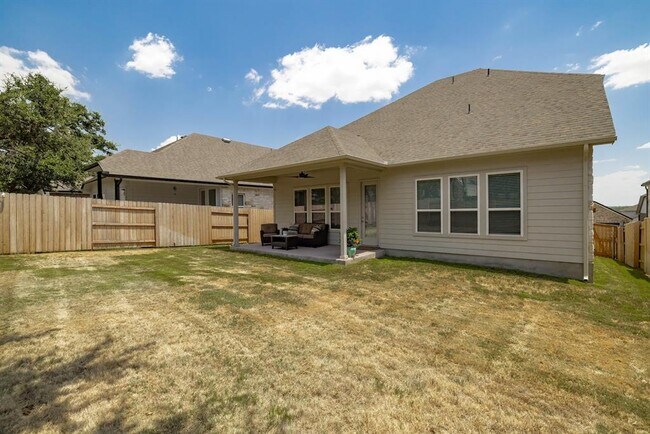 Building Photo - 708 Pinnacle Dr
